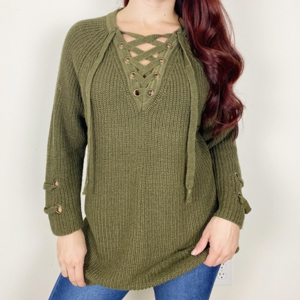 ⭐️ NWT ⭐️Miracle Olive Green Lace Up Sweater - M/L